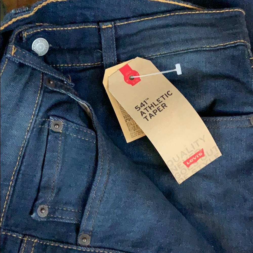 Levi’s - Picture 3 of 3